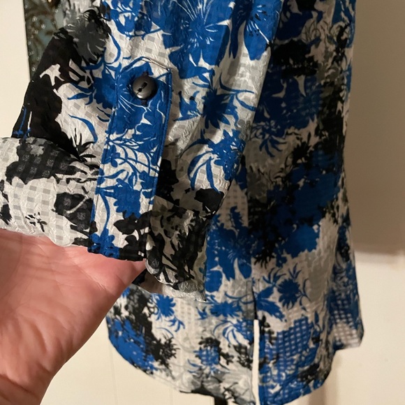 Pretty blouse - Picture 7 of 7